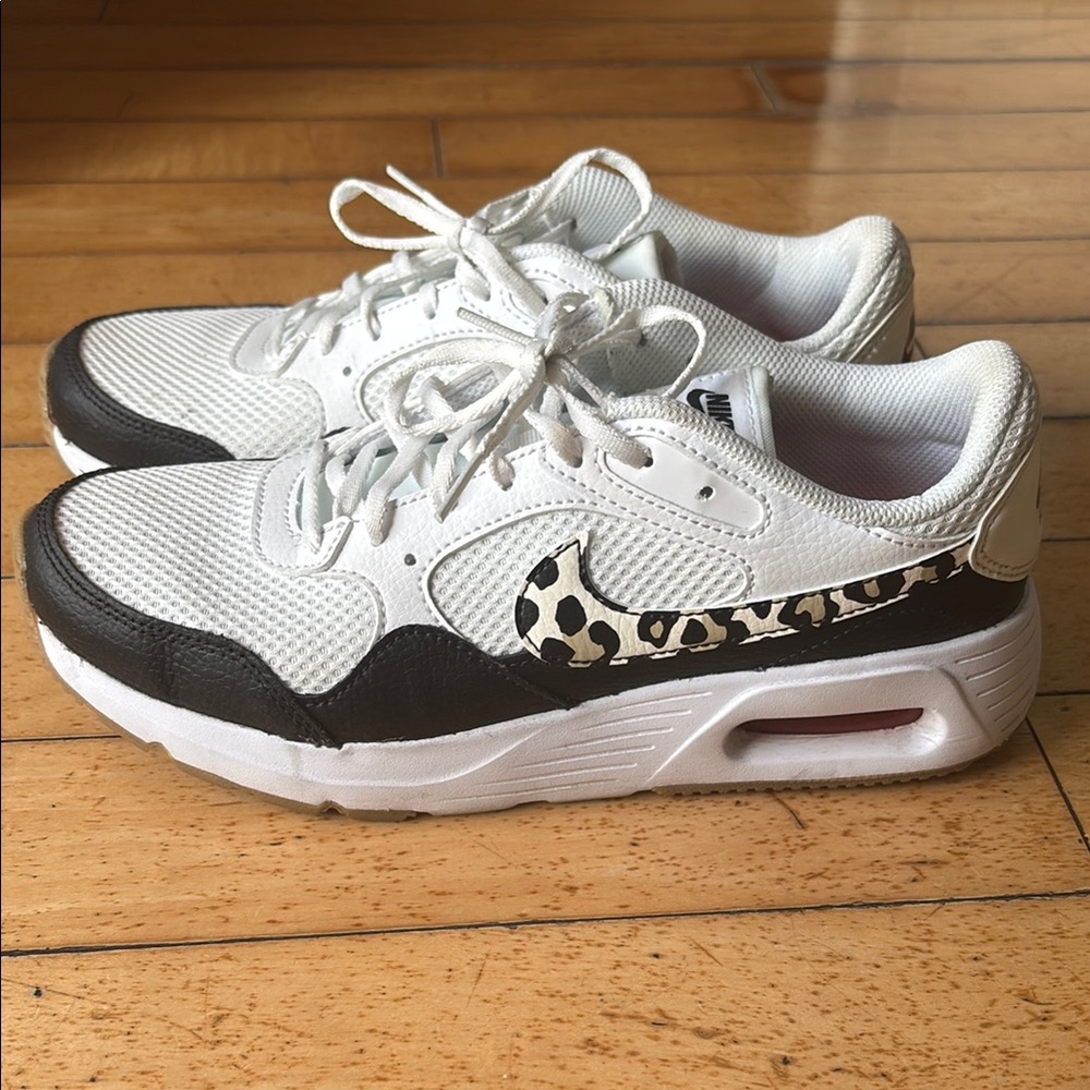 Women's Nike Max sneakers